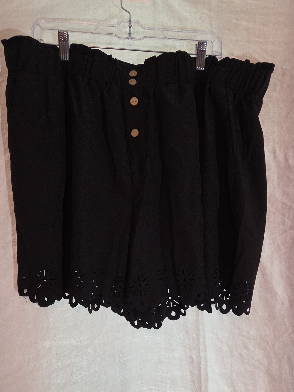 Black Women's Eyelet Hem High-Waist Shorts